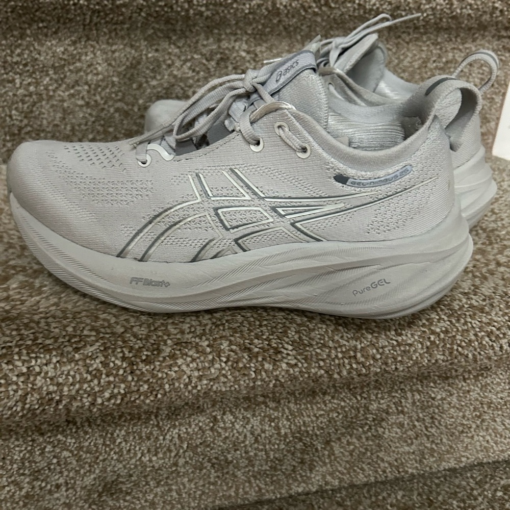 ASICS Gel Nimbus 25 Women's Light Gray Athletic Shoes a neutral trainer